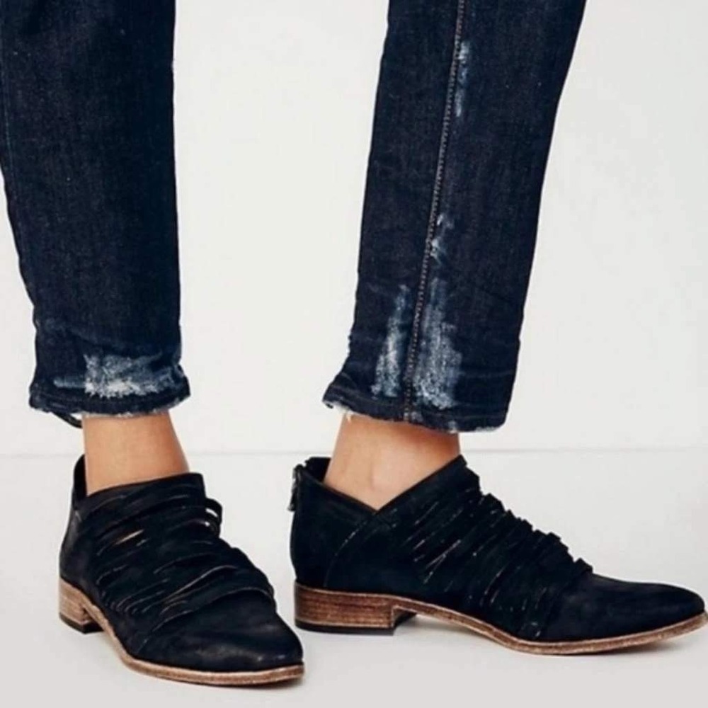 Free people Lost Valley Black Leather Strappy Caged Ankle boot size 39/8